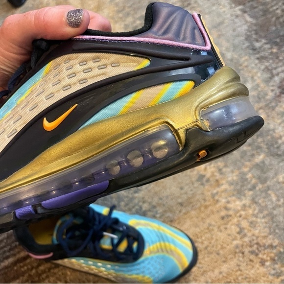 Nike Air Max Deluxe Heritage Sneakers - Picture 14 of 16